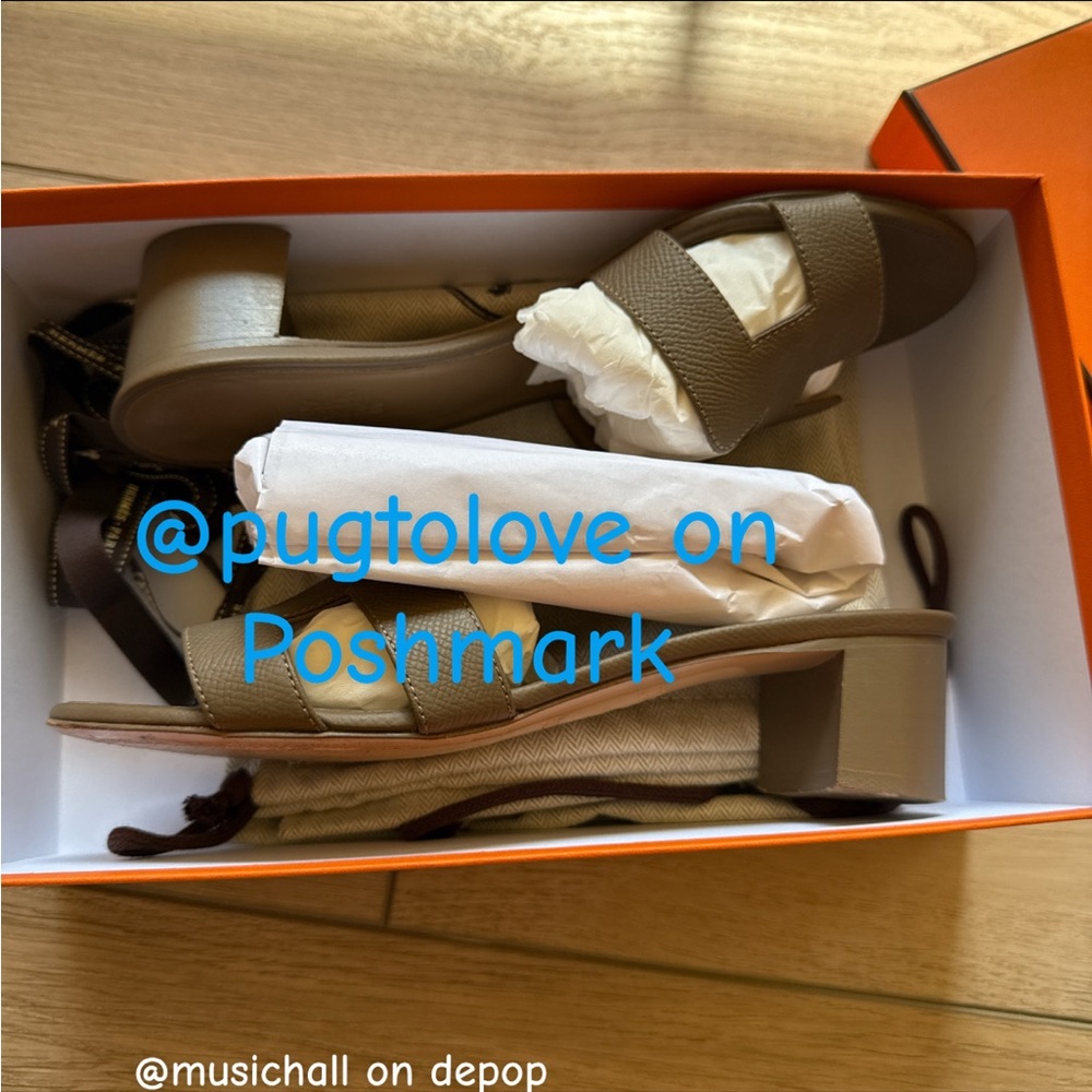 Hermes oasis sandals 7.5 etoupe SOLD